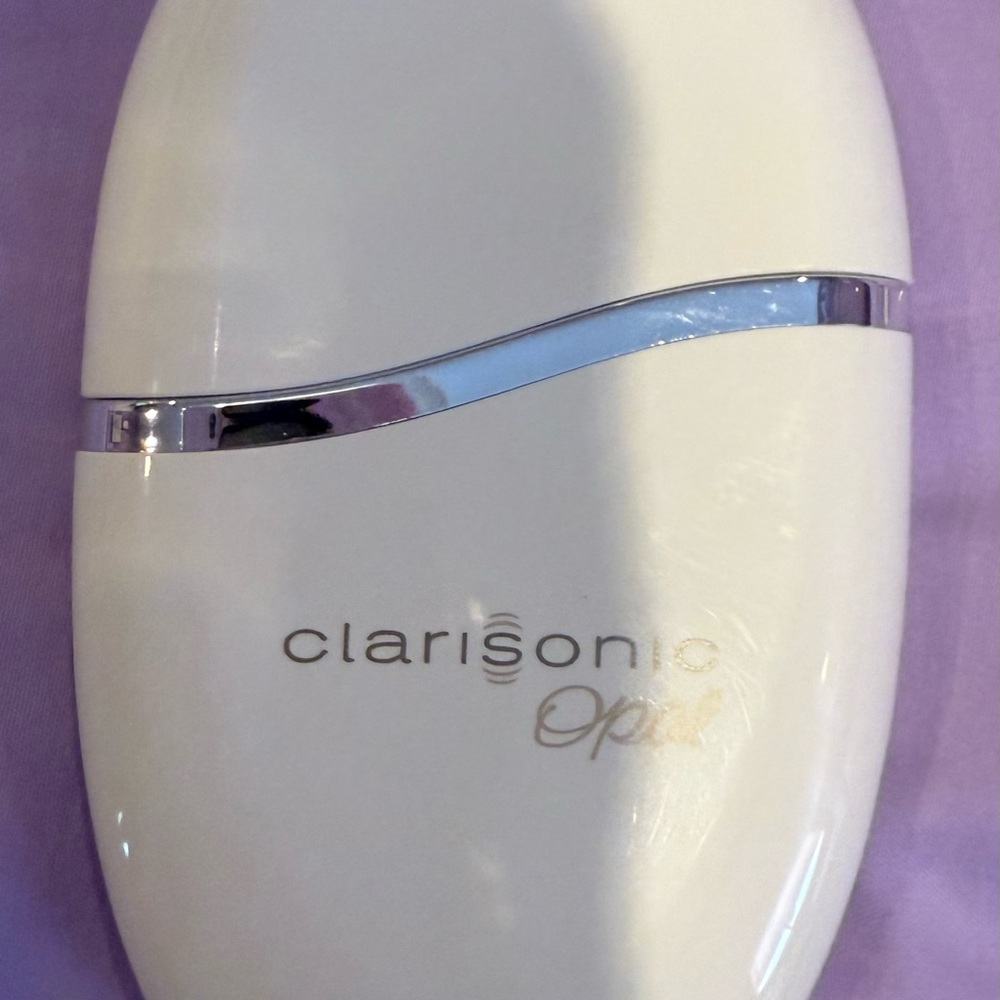 Clarisonic Opal Skincare Device in White and Silver